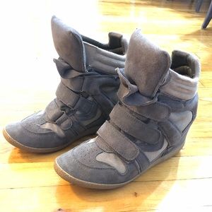 Used Steve Madden Hilight Wedge Sneaker Grey Suede